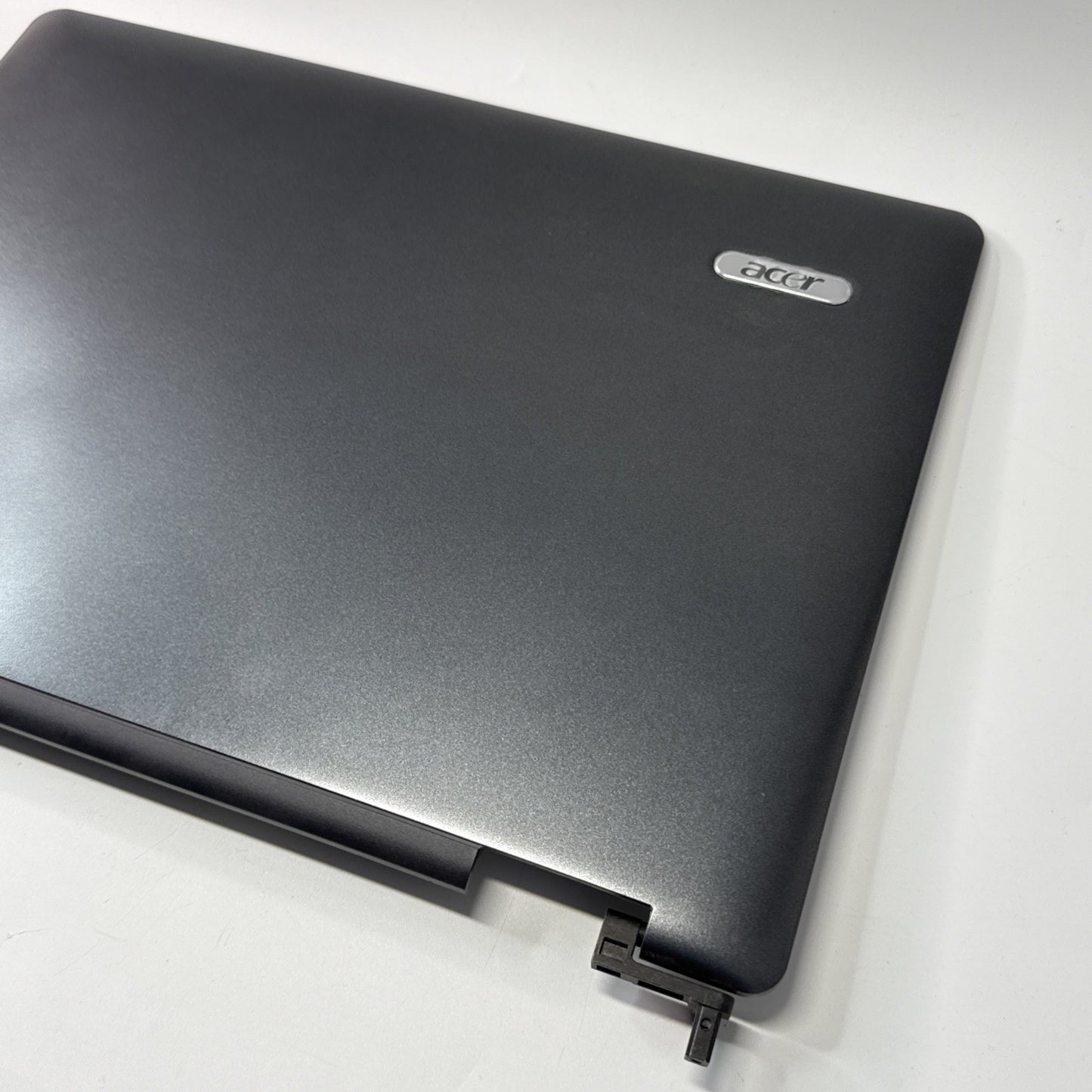 Acer Aspire Extensa LCD Top Lid Cover 60.4T304.002 / 60.4T304.002 - Black