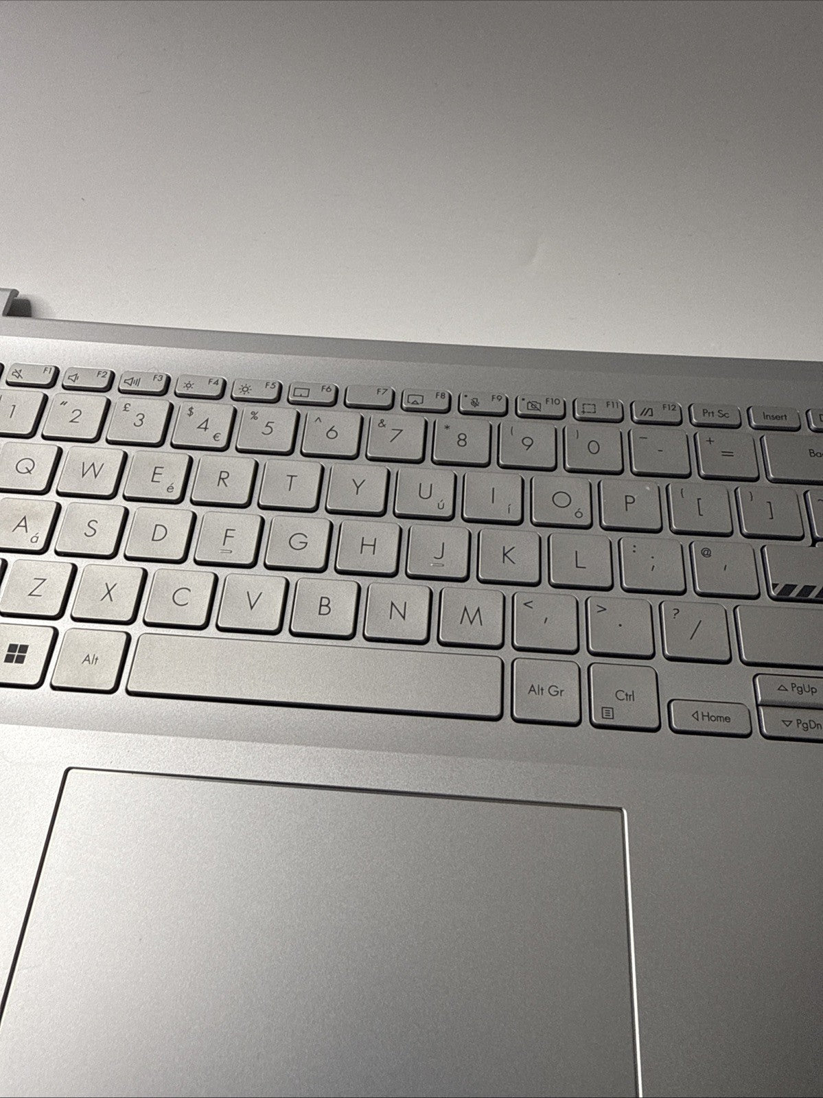 Asus Vivobook 16 X X1603Z Palmrest Assembly UK Keyboard Touchpad (small Crack)