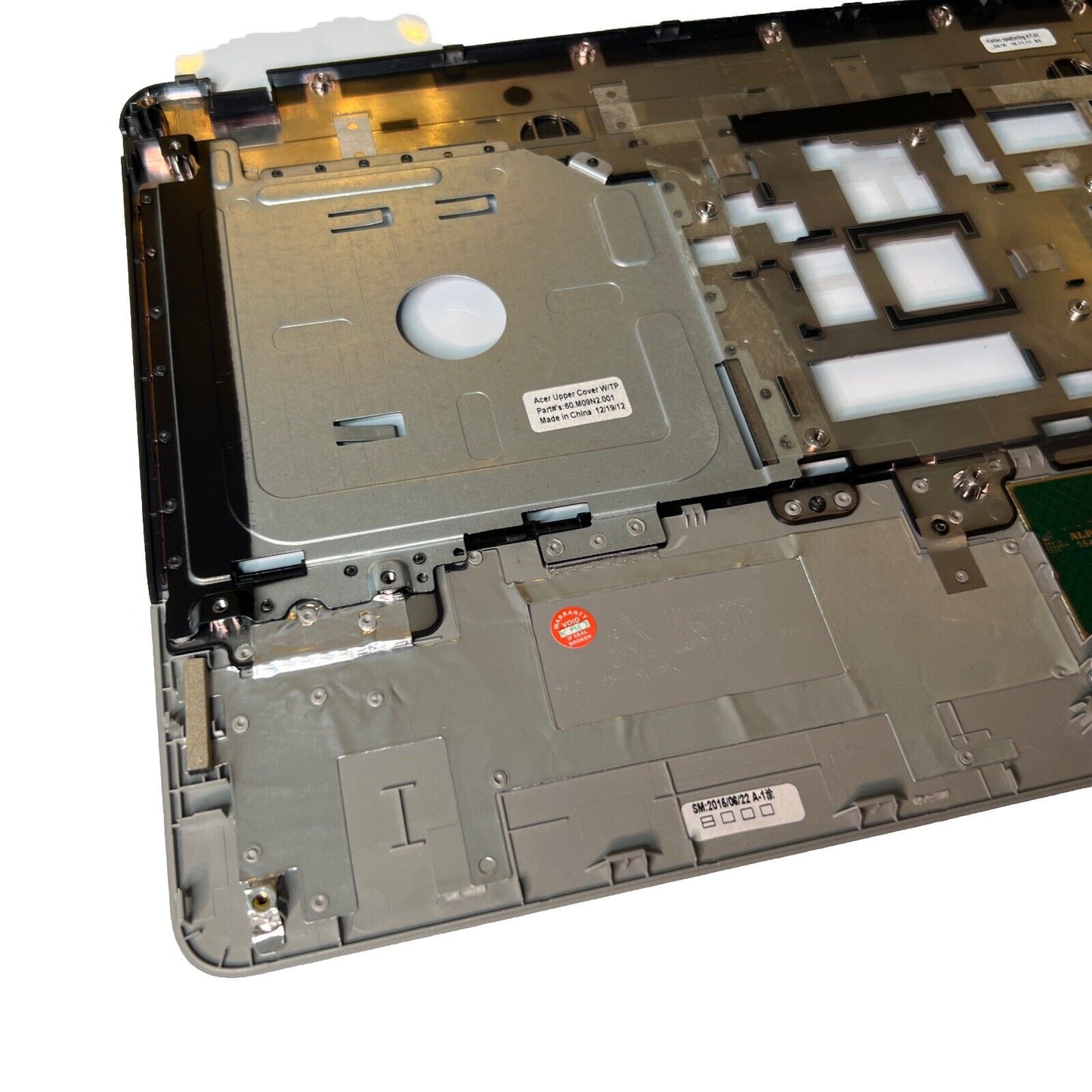Acer Aspire E Series Palmrest Cover Touchpad 60.M09N2.001