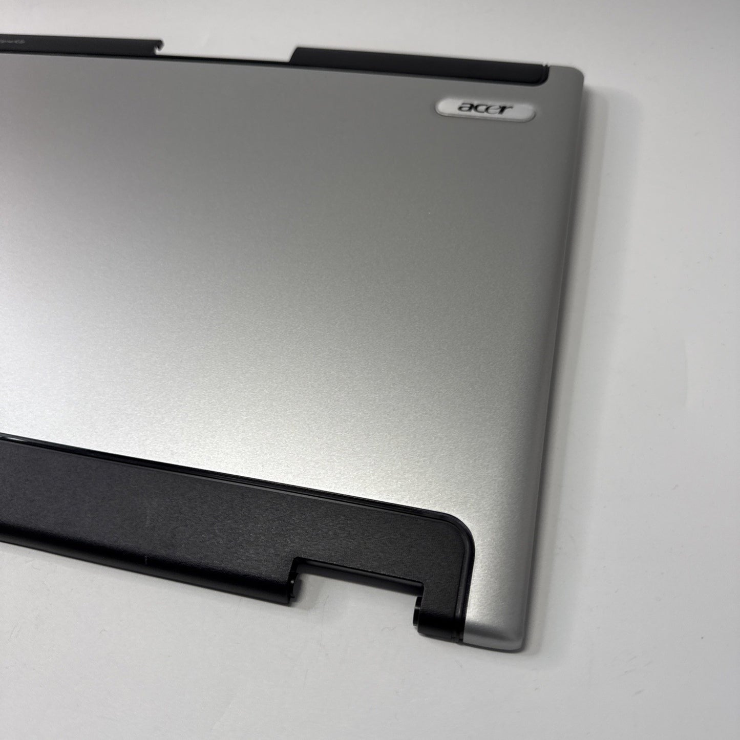 Acer Aspire 5100 60.ABHV5.007 LCD Top Back Rear Lid Cover Silver