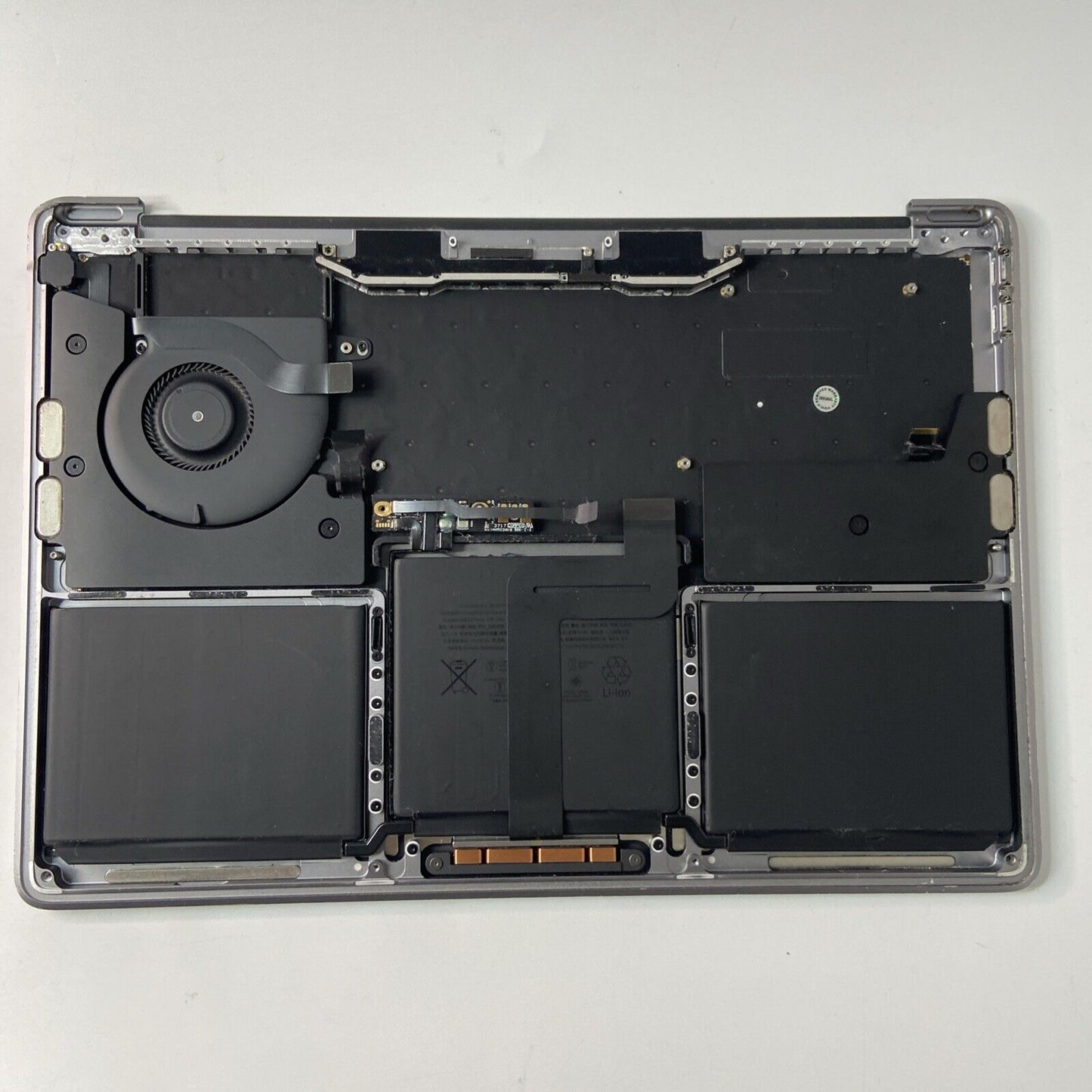 Apple Macbook Pro 13 A1708 EMC 2978 EMC 3164 Palmrest Grey UK keyboard + Battery