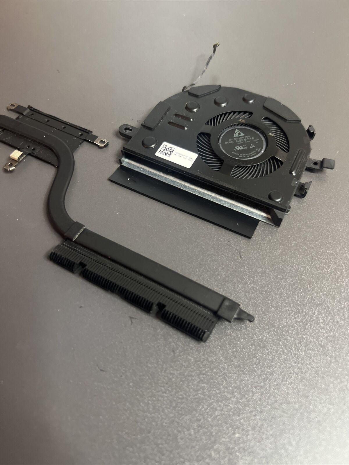 Lenovo Yoga 520-14IKB Heatsink & Fan Cooling