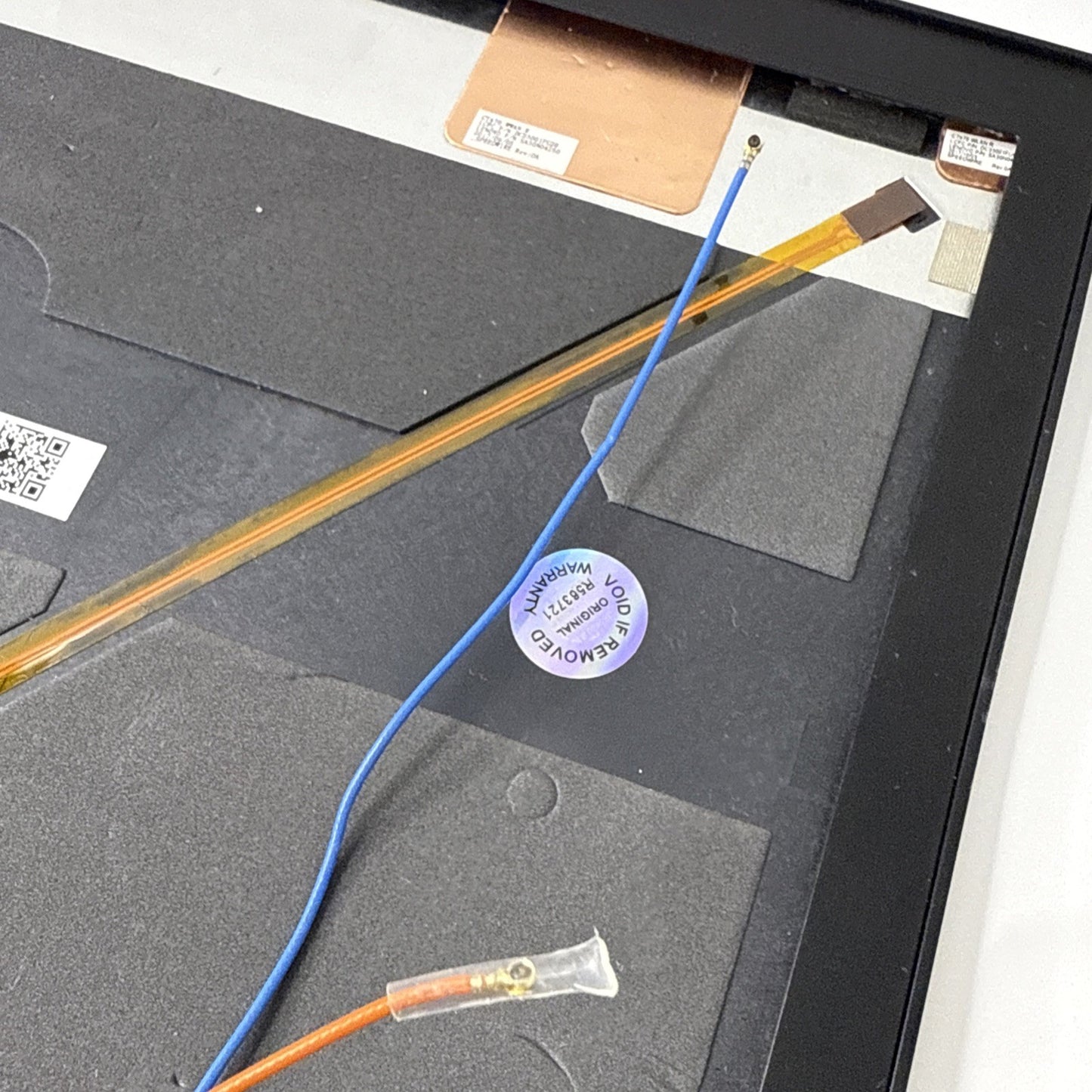 Lenovo ThinkPad T470 LCD Screen Top Lid Cover AP12D000100 + Bezel & Cables