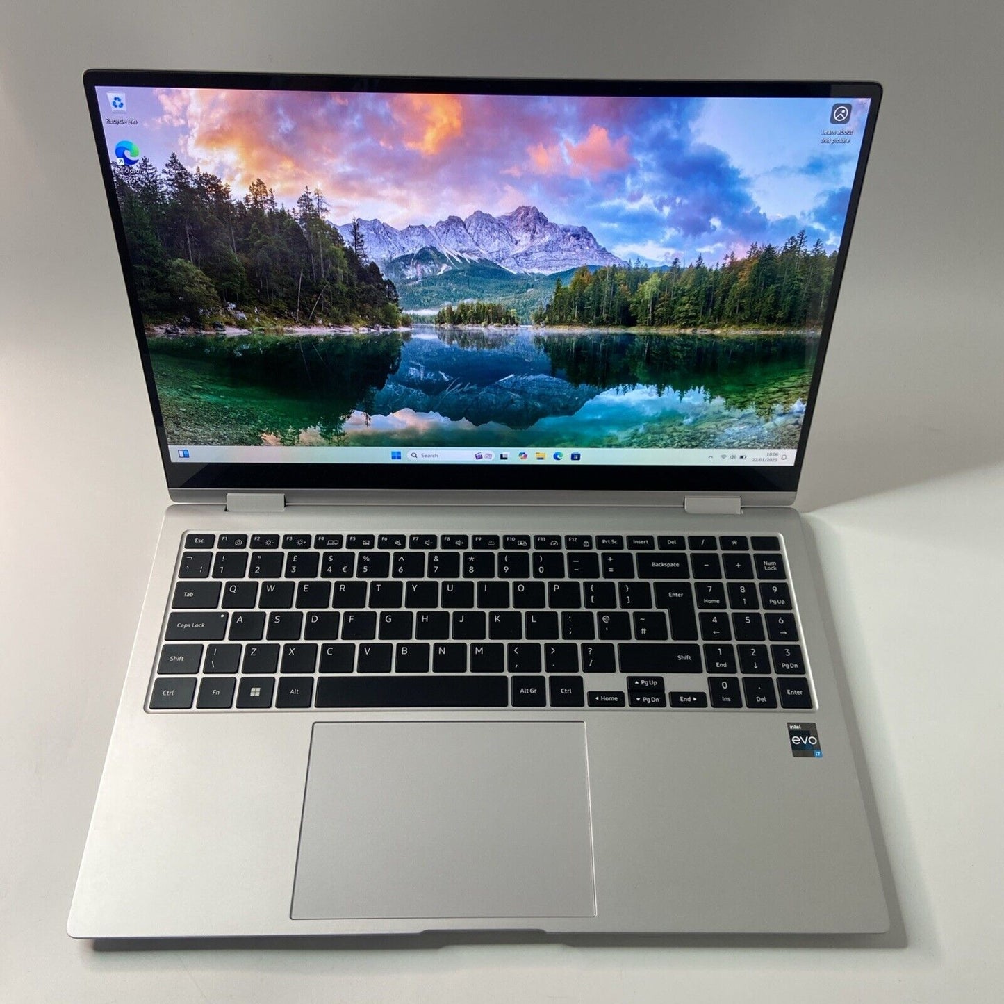 Samsung Galaxy Book2 Pro 360 15.6" Intel Core i7- 1260P 256GB SSD 16GB RAM