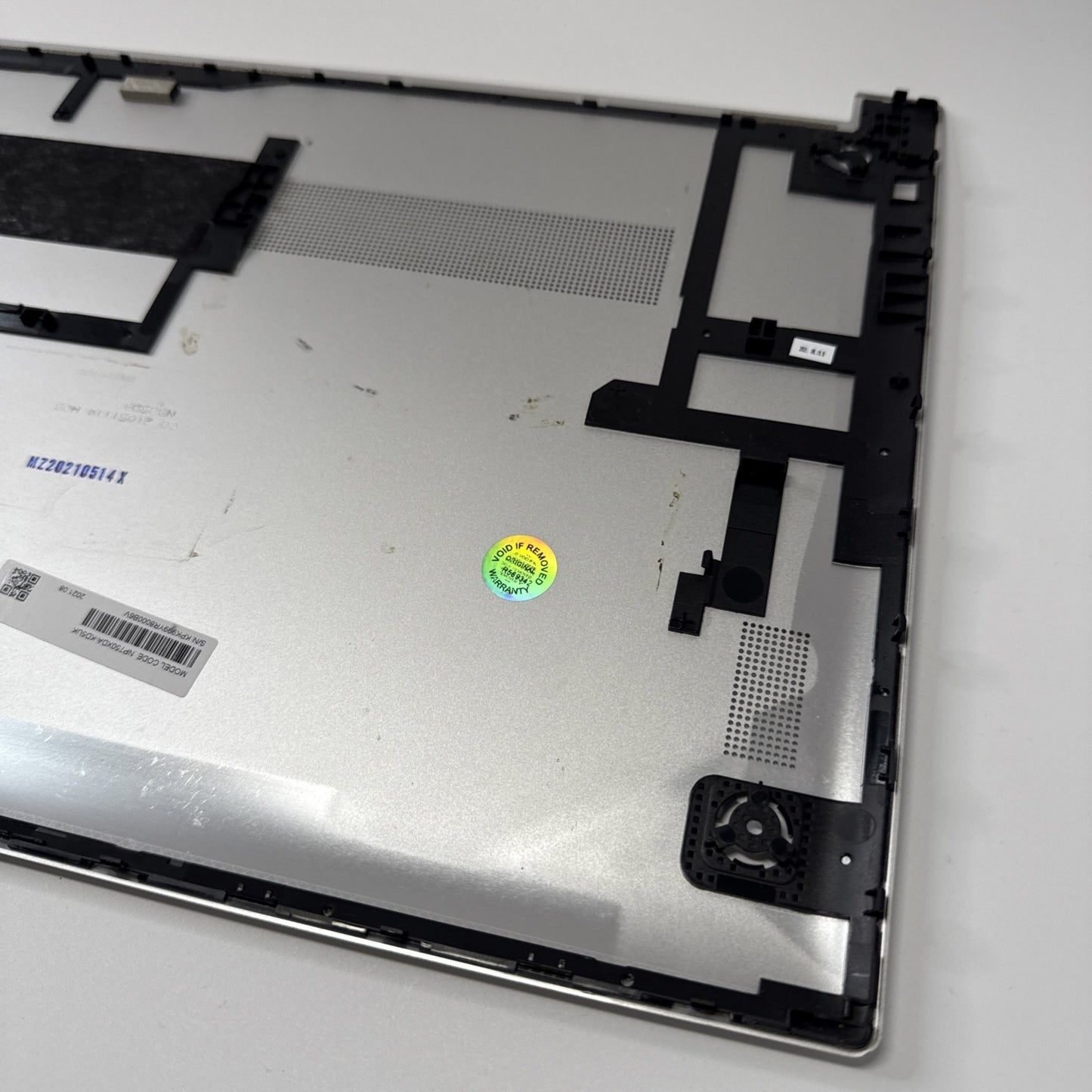 Samsung Galaxy Book NP750XDA NP755XDA Bottom Base Case Cover Silver