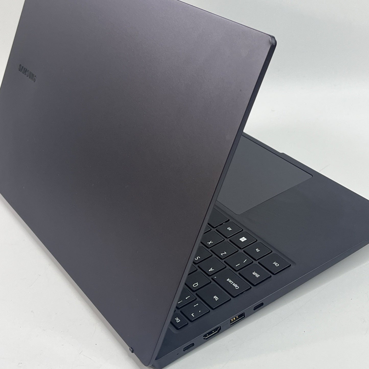 SAMSUNG Galaxy Book3 750XFG 15.5 In , i7-13th GEN 8GB RAM 512GB NVME SSD Grade A