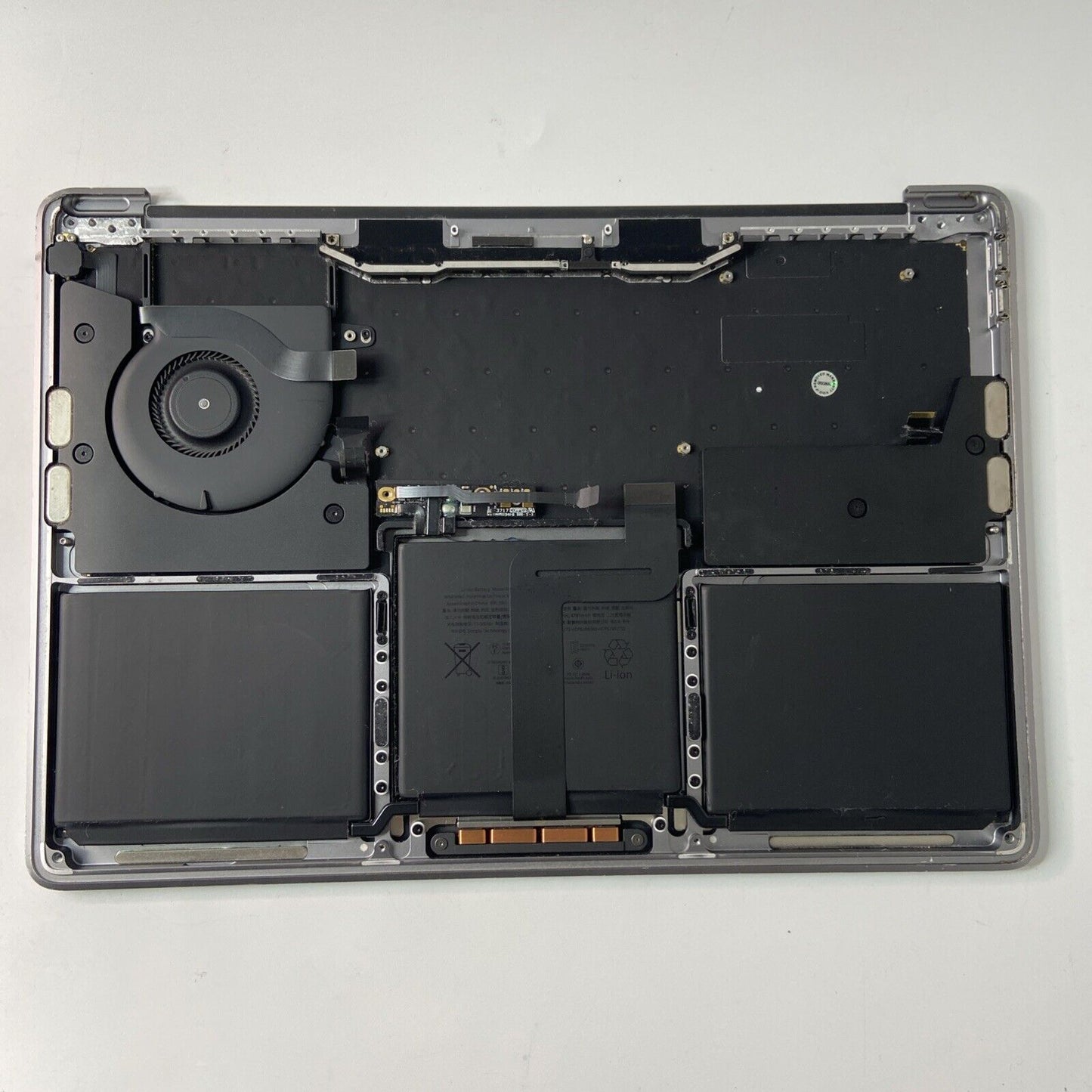 Apple Macbook Pro 13 A1708 EMC 2978 EMC 3164 Palmrest Grey UK keyboard + Battery