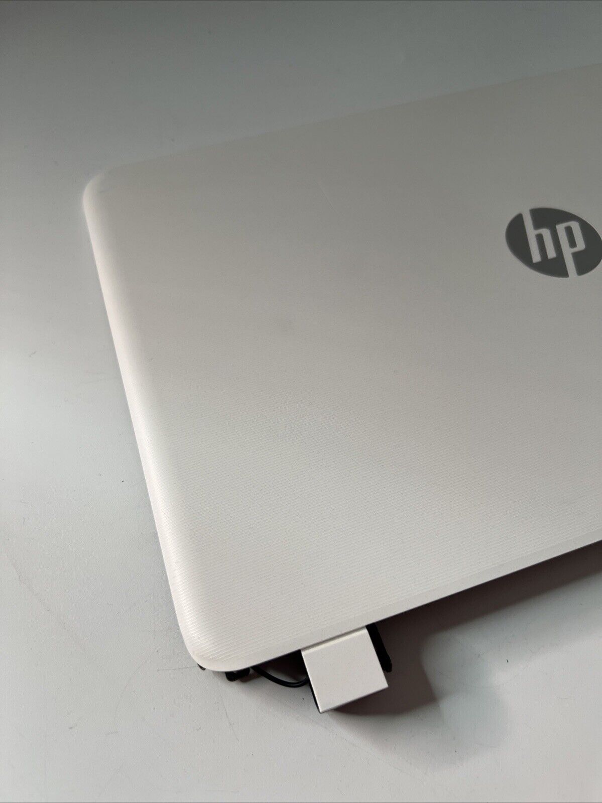 HP Pavilion 15-p078sa Complete Screen Assembly Top Lid White