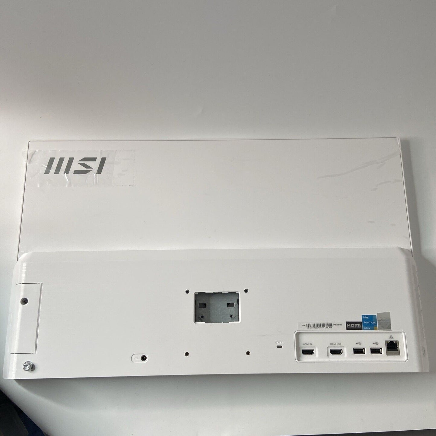 MSI Modern AM242 Intel Pentium 7505 4GB 128GB Windows 11 All In One PC