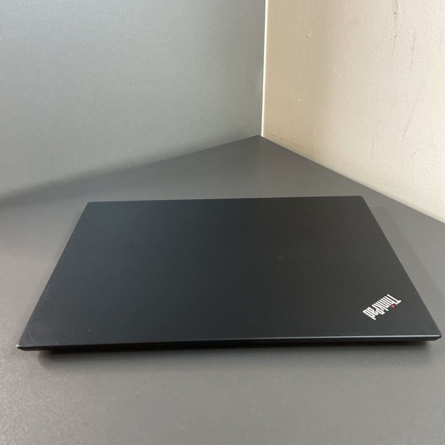 Lenovo T490s Laptop - Core i5-265U 1.8GHz CPU, 8GB RAM, 256GB Windows 11 pro