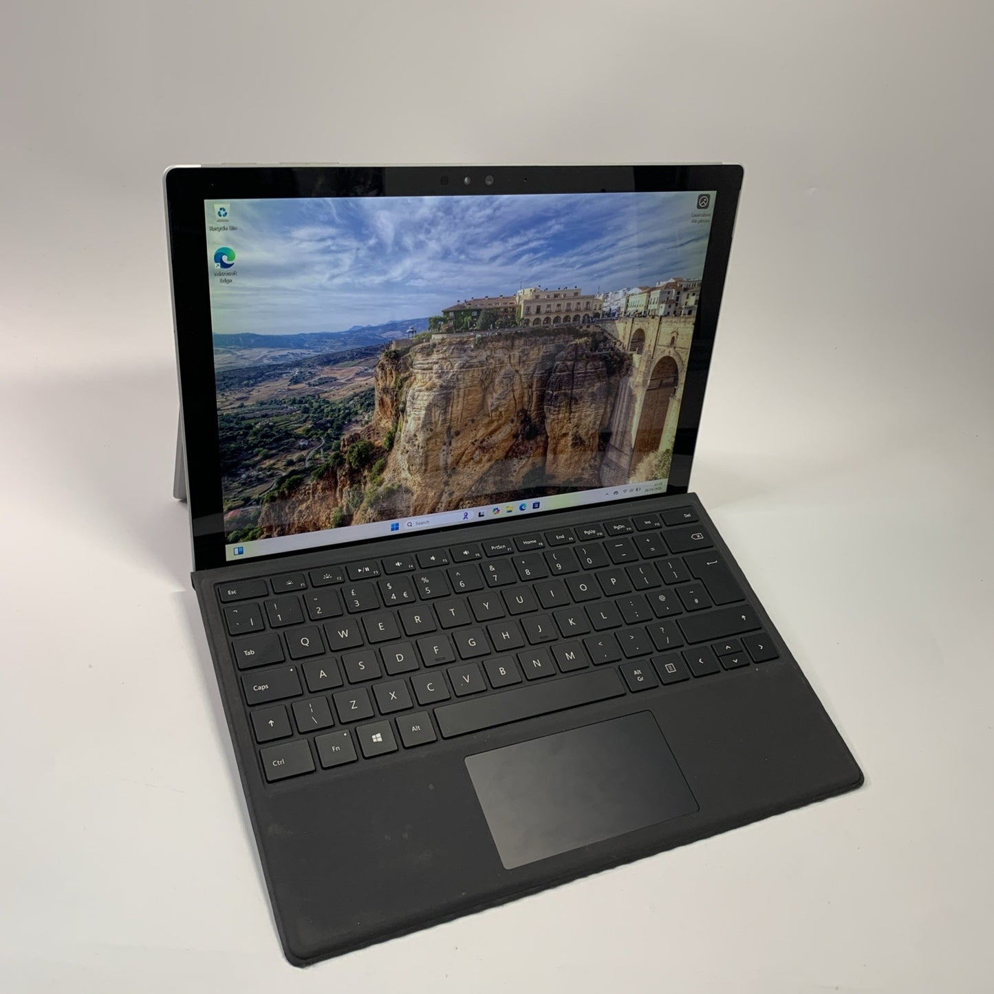 Microsoft Surface Pro 4 12.3 inch Tablet Intel Core i7-6650U 8GB RAM 256GB SSD