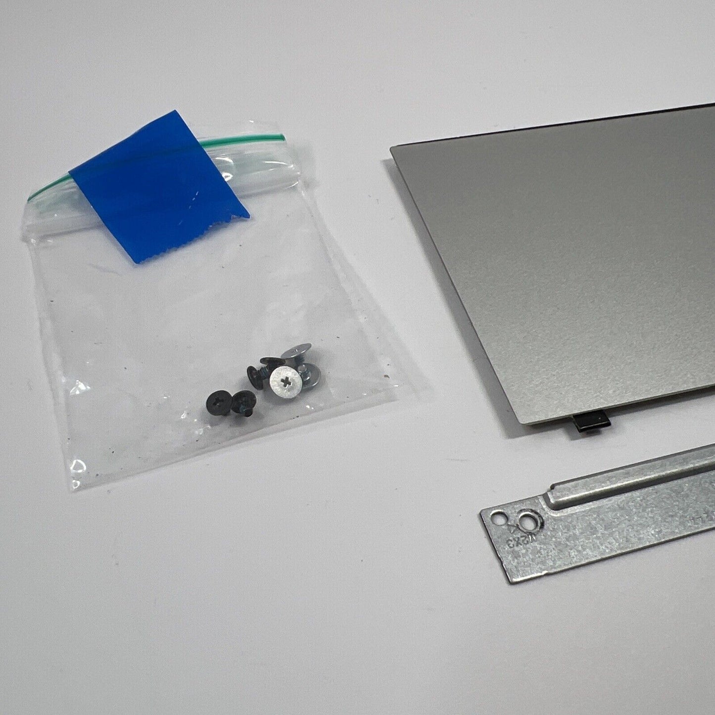 Genuine HP Pavilion 14-dv0511sa 14-dv Touchpad With Bracket + Screws
