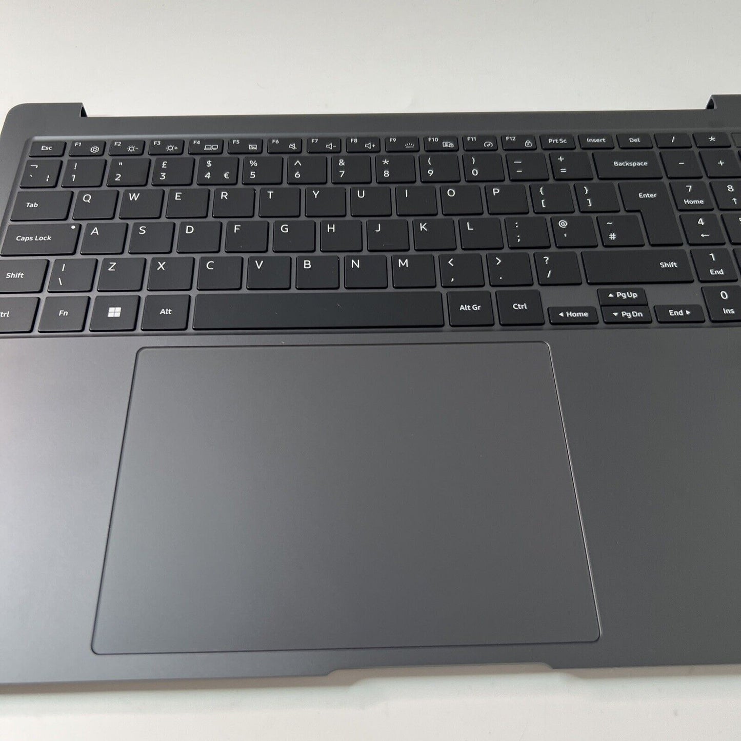 Samsung Galaxy Book3 Pro NP960XFG Palmrest Cover UK Keyboard BA98-032721 Grade B