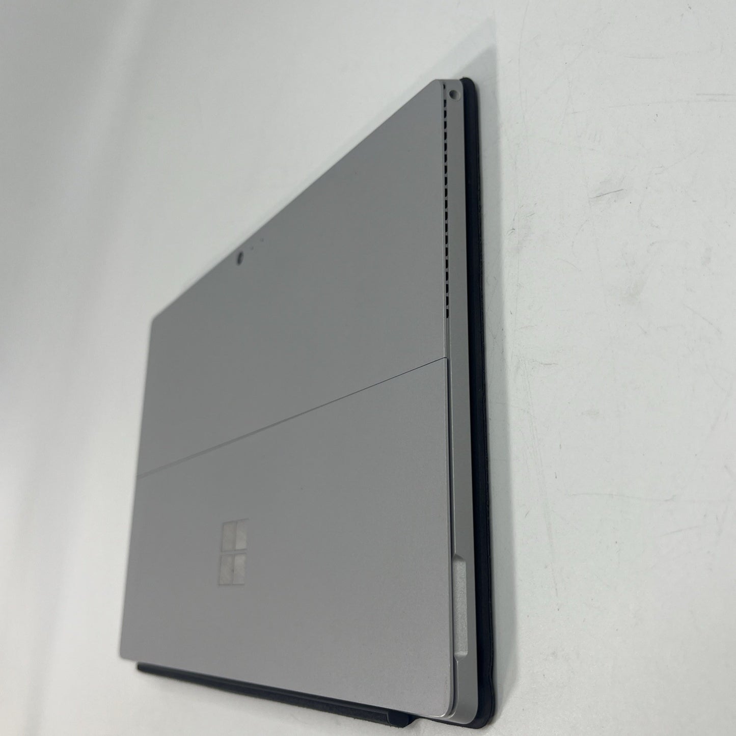 Microsoft Surface Pro 4 12.3” Intel i5-6300U 8GB RAM 256GB SSD & Keyboard