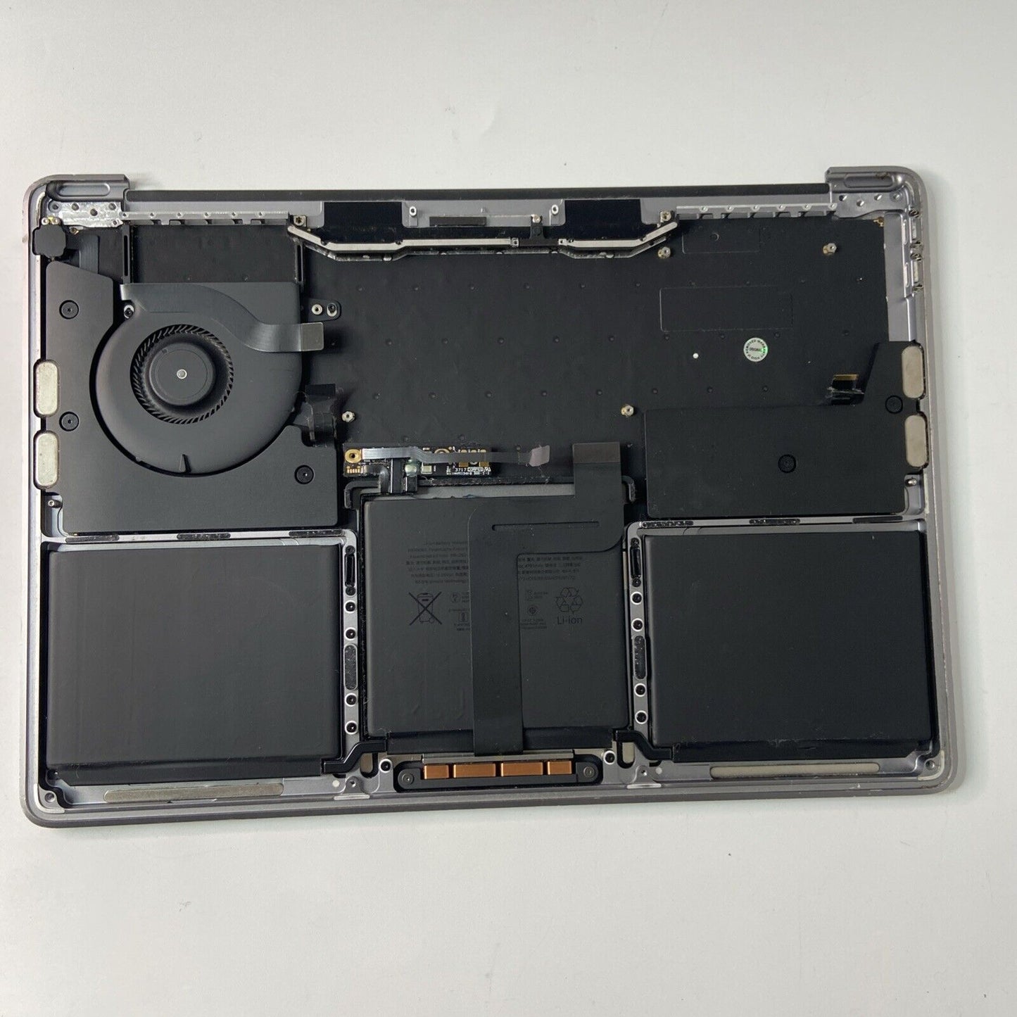 Apple Macbook Pro 13 A1708 EMC 2978 EMC 3164 Palmrest Grey UK keyboard + Battery