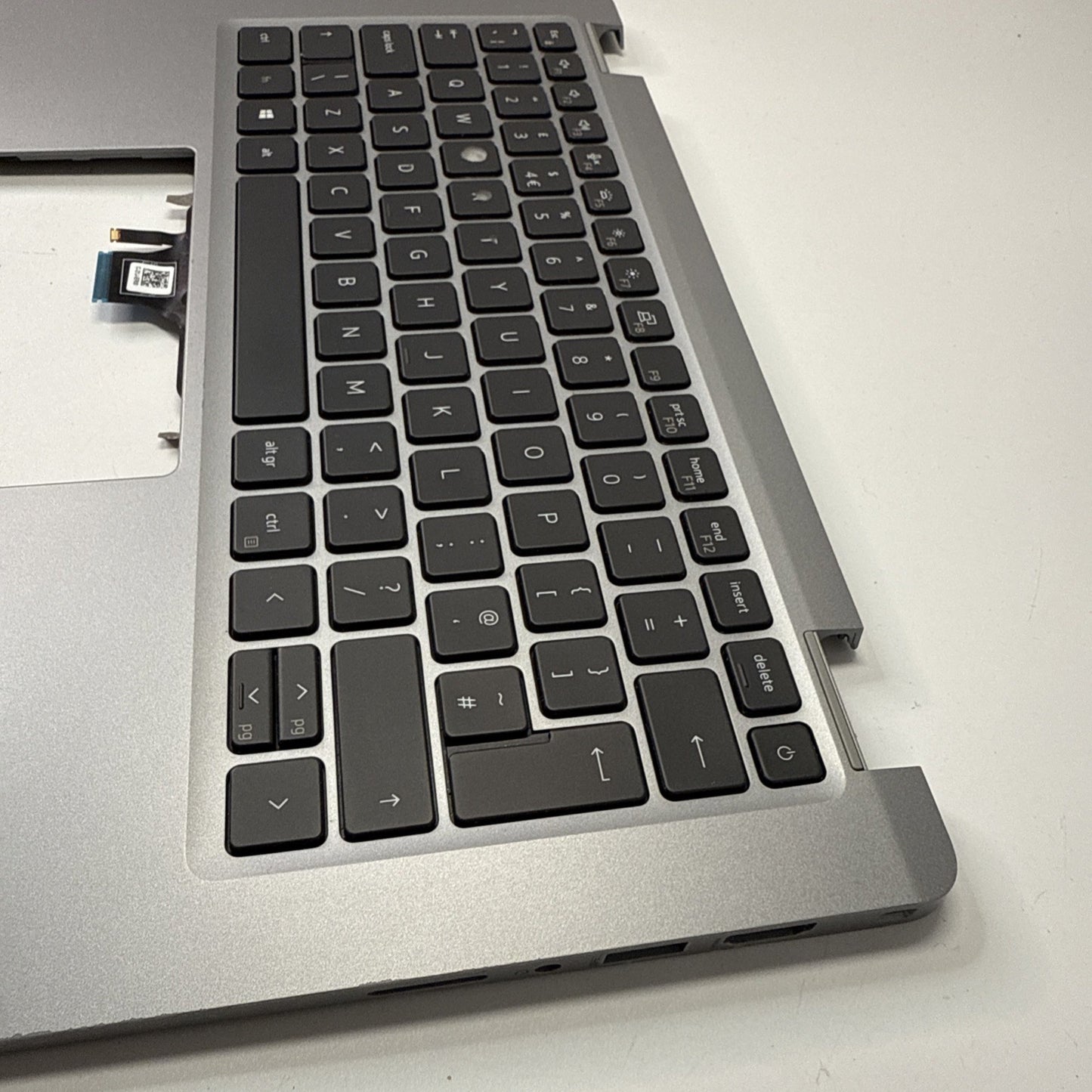 Genuine Dell Latitude 5320 Palmrest & UK Keyboard Silver 0VJ41Y (Paint Chipping)