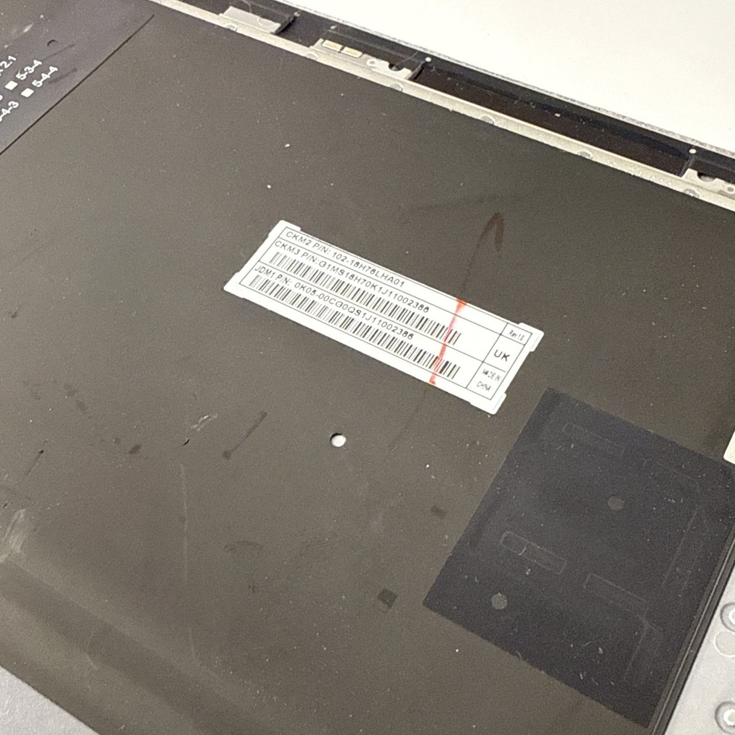 Microsoft Surface 3 1868 Palmrest UK Keyboard Grey M1114618/22-105 |Missing Keys