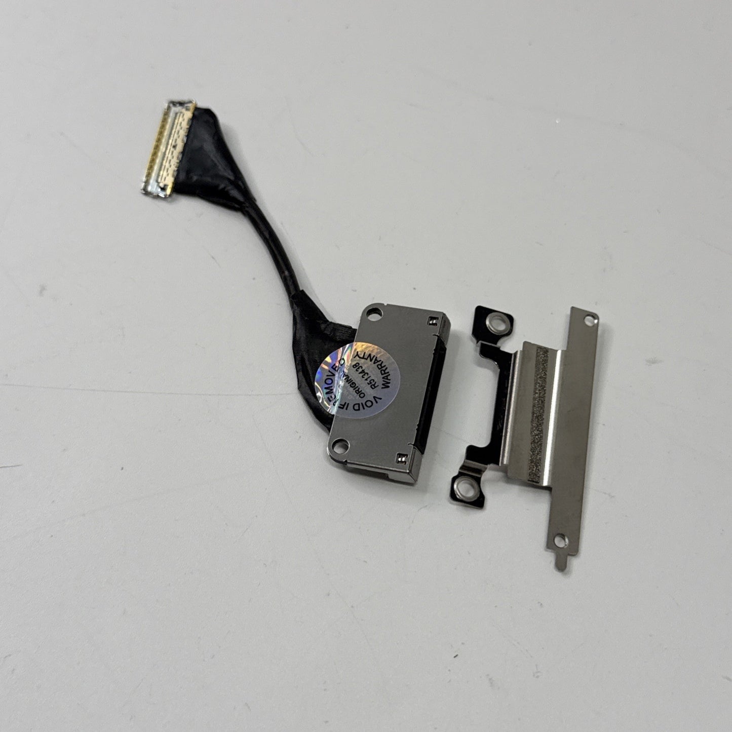 Genuine Microsoft Surface 4 1950 Charging Port + Bracket PN: M1089863-004