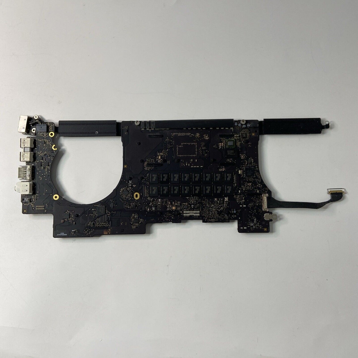 MacBook Pro A1398 Mid 2014 Logic Board 2.8GHz Core i7 16GB M370X 820-00426-A