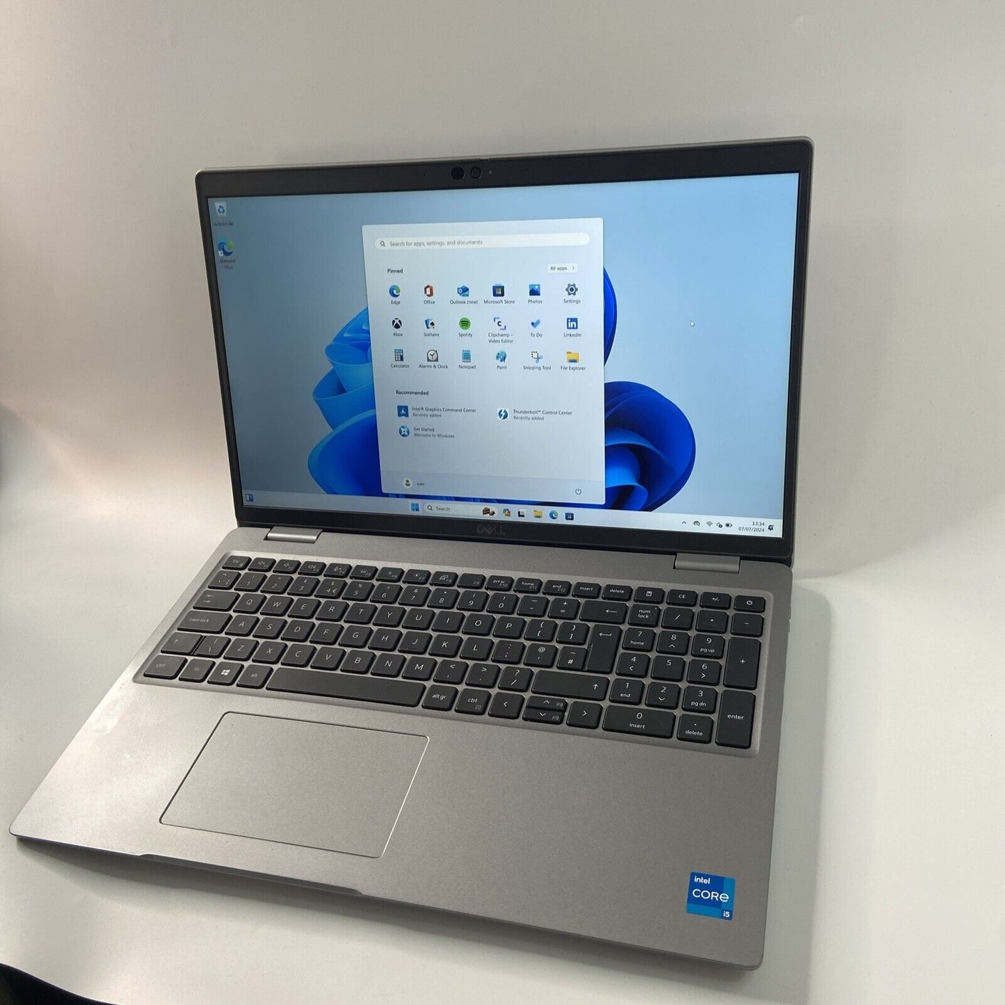 Dell Latitude 5520 15.6” Laptop Intel Core i5-1145G7 16GB RAM 256GB SSD Win 11