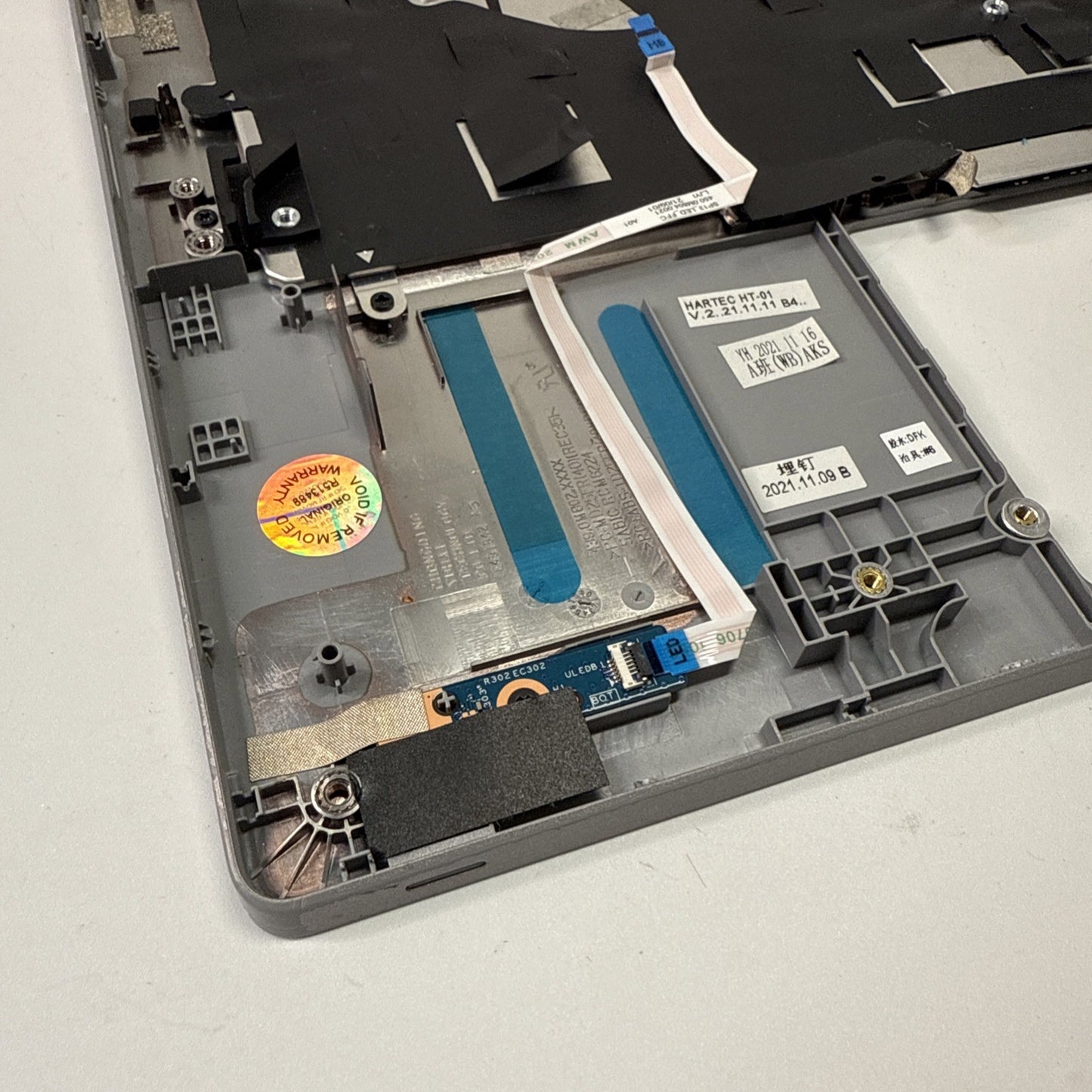 Genuine Dell Latitude 5320 Palmrest & UK Keyboard Silver 0VJ41Y (Paint Chipping)