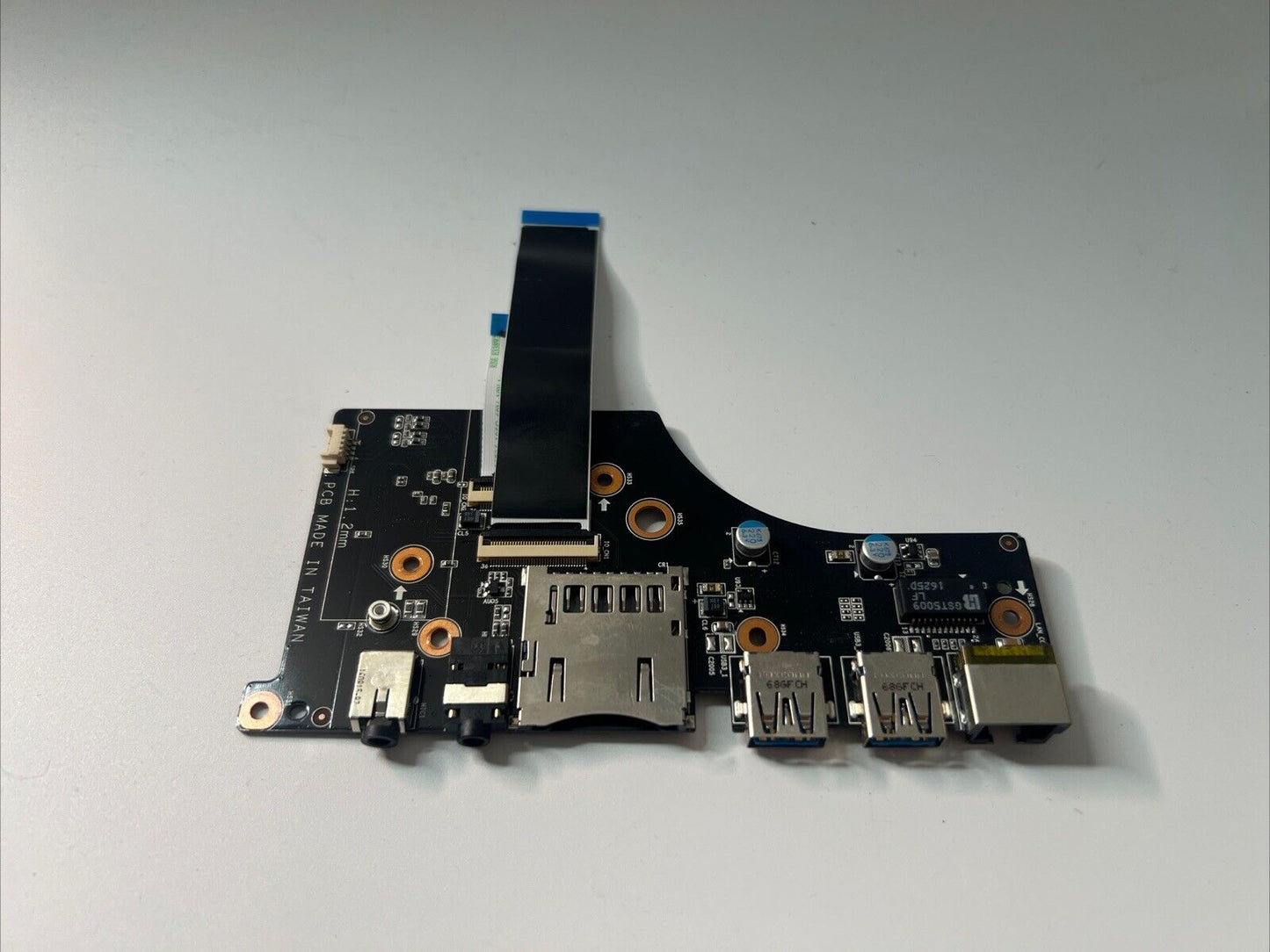 Gigabyte p57x v6 USB Audio LAN SD Card Reader Board with Cable GC-RP57XIO