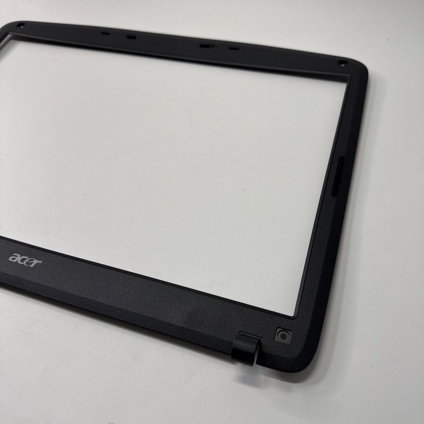 Genuine Acer Aspire 5720 LCD Cover Bezel 60.AH902.003 AP02H000200 *NEW*
