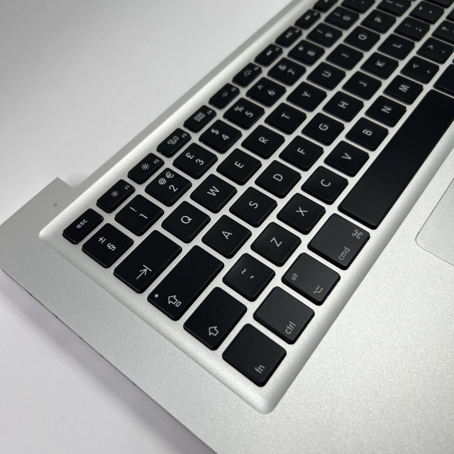 APPLE MACBOOK PRO A1278 13” MID 2012 Palmrest (Dent) UK Keyboard Touchpad Cables