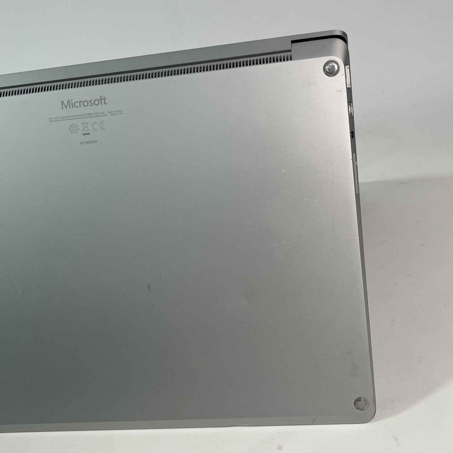 Microsoft Surface Laptop 2 – i5-8350U | 8GB RAM | 256GB SSD | 13.5” | Windows 11