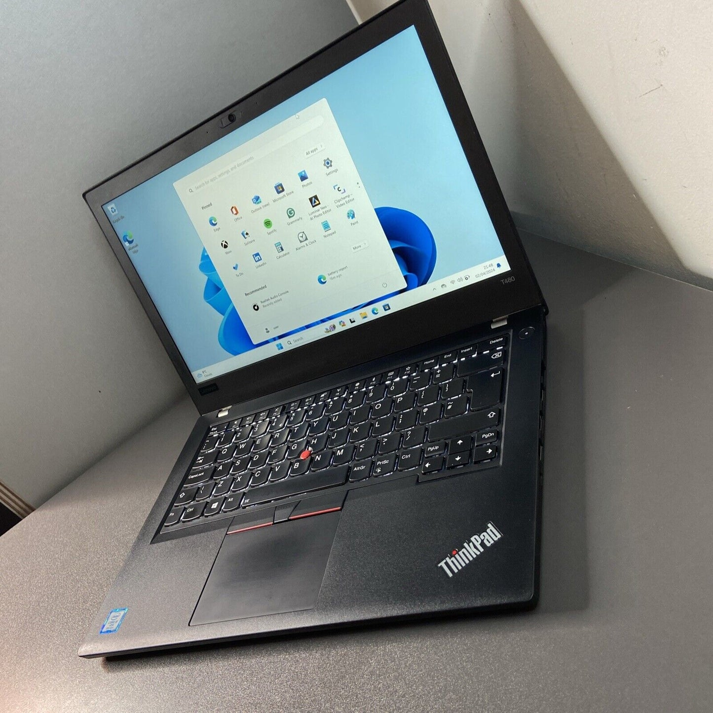 Lenovo ThinkPad T490 14" 256GB SSD Intel Core i5-8250U 8th Gen, 8GB RAM Win 11