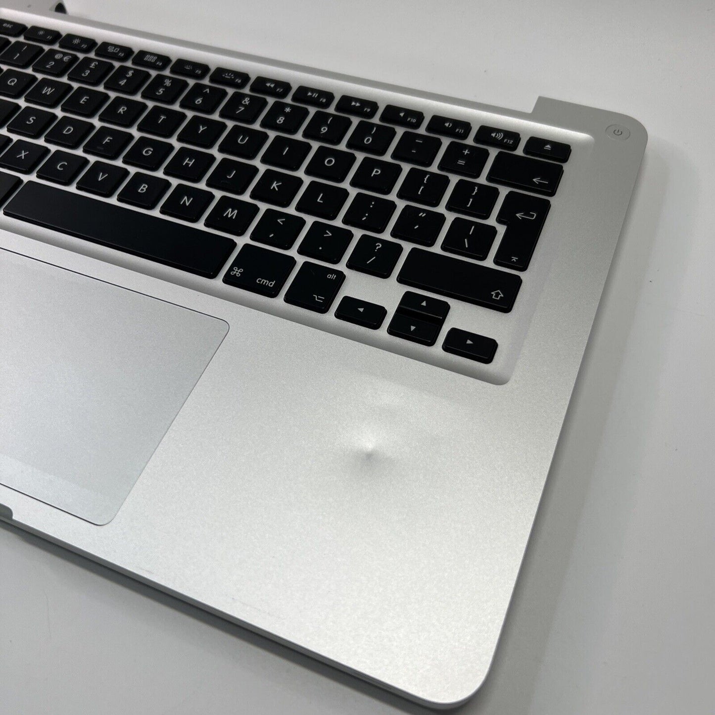 APPLE MACBOOK PRO A1278 13” MID 2012 Palmrest (Dent) UK Keyboard Touchpad Cables