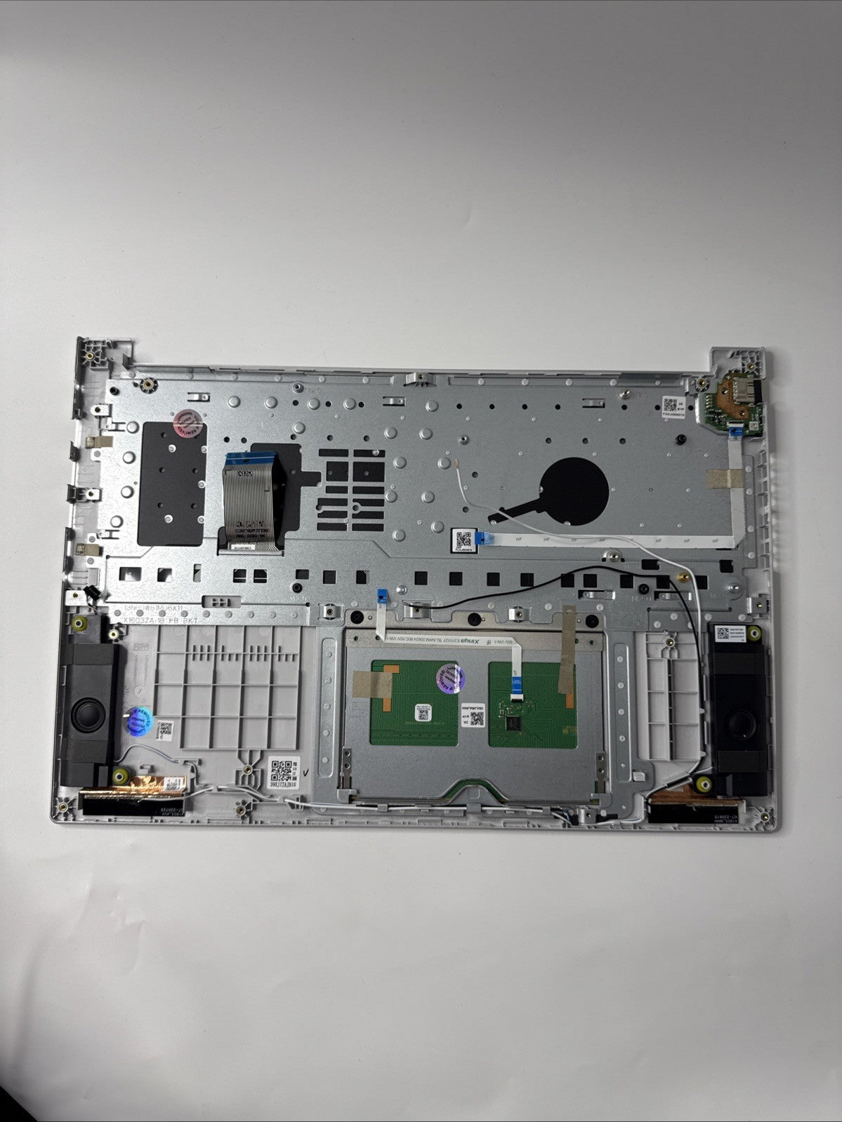 Asus Vivobook 16 X X1603Z Palmrest Assembly UK Keyboard Touchpad (small Crack)