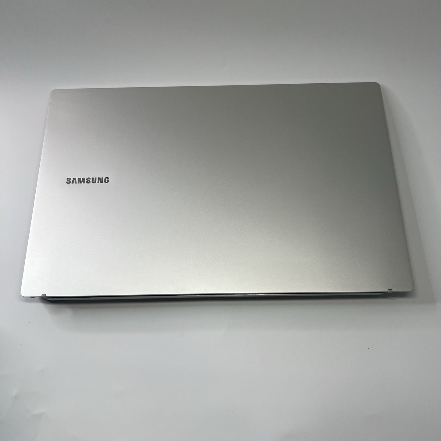 Samsung Galaxy NP750XDA Top Rear Lid Cover Hinges Webcam Cable & Screen Cable