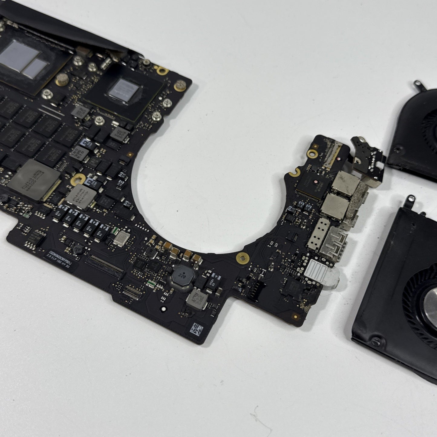 MacBook Pro 15" A1398 Late 2013 Logic Board i7-4960HQ (FOR PARTS)
