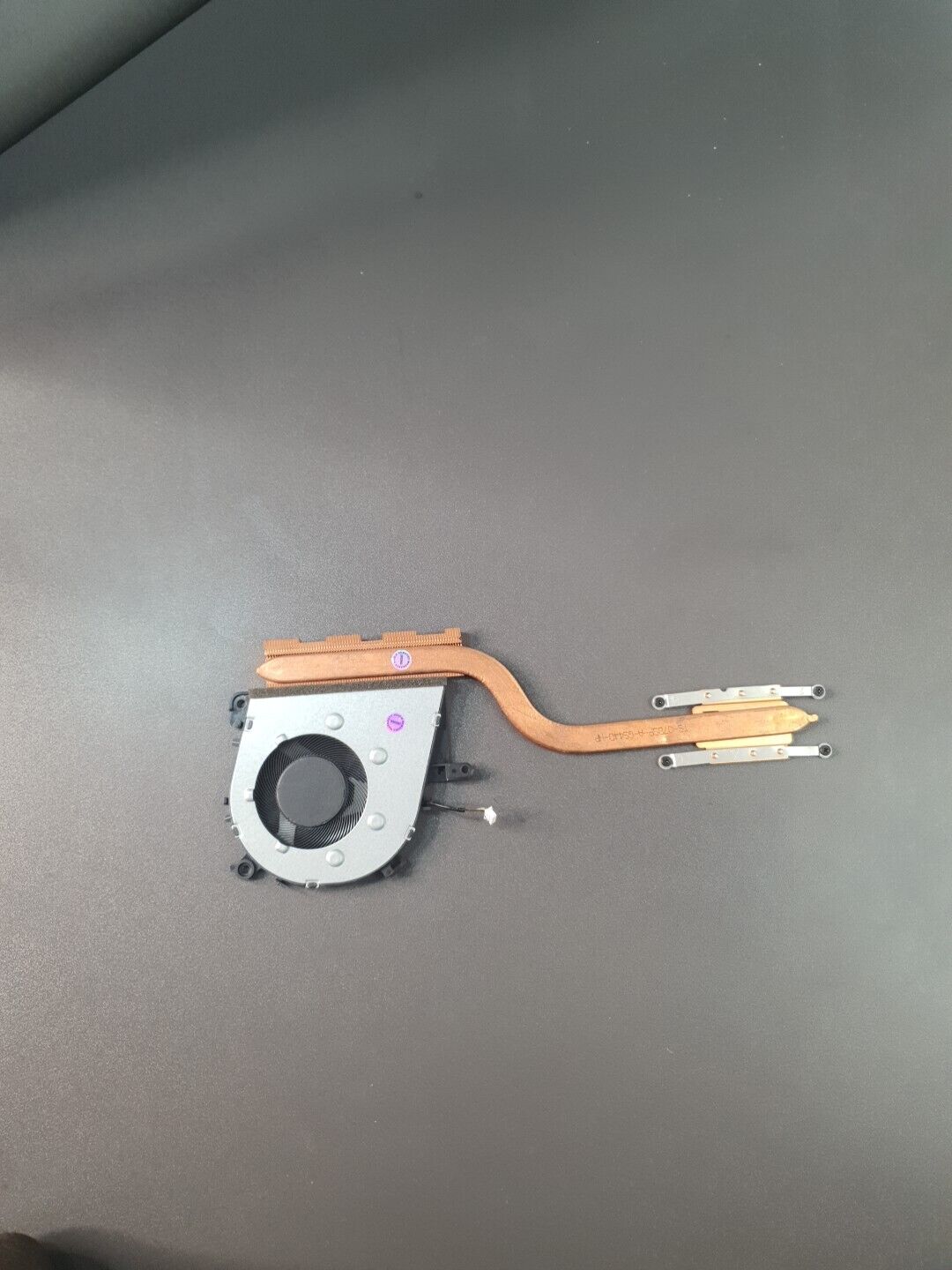 AT1KD0010L0 DC28000DXF0 GENUINELENOVO FAN + HEATSINK V14-IIL 82C4