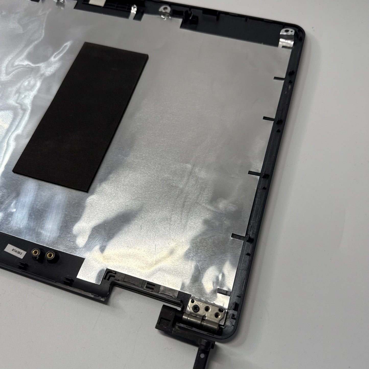 Acer Aspire Extensa LCD Top Lid Cover 60.4T304.002 / 60.4T304.002 - Black