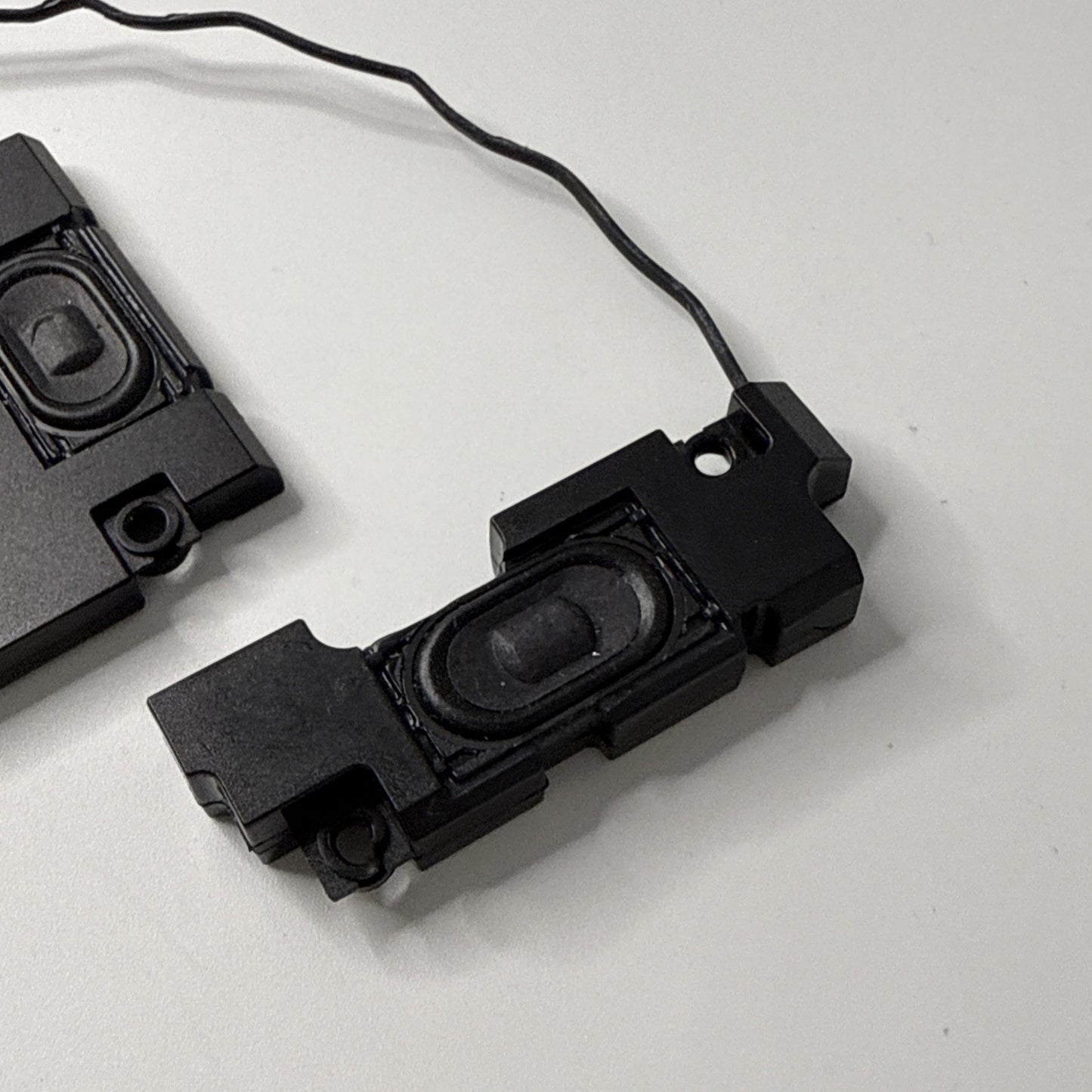 Lenovo Thinkpad L470 Genuine Internal Speakers Left + Right PK23000NDV0