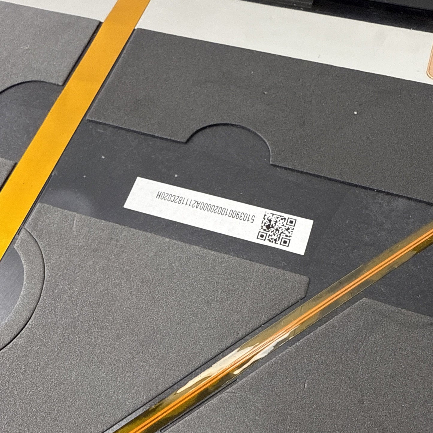 Lenovo ThinkPad T470 LCD Screen Top Lid Cover AP12D000100 + Bezel & Cables