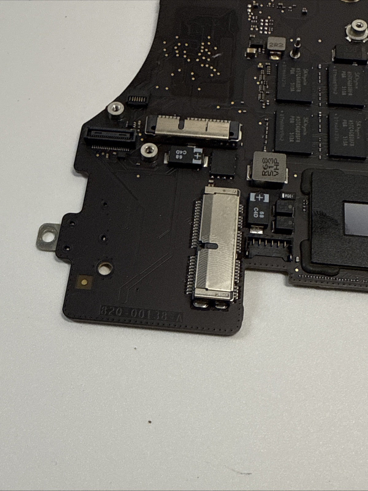 MacBook Pro 15" A1398 Mid-2015 Logic Board 2.2GHz i7-470HQ 16GB 820-00138-A