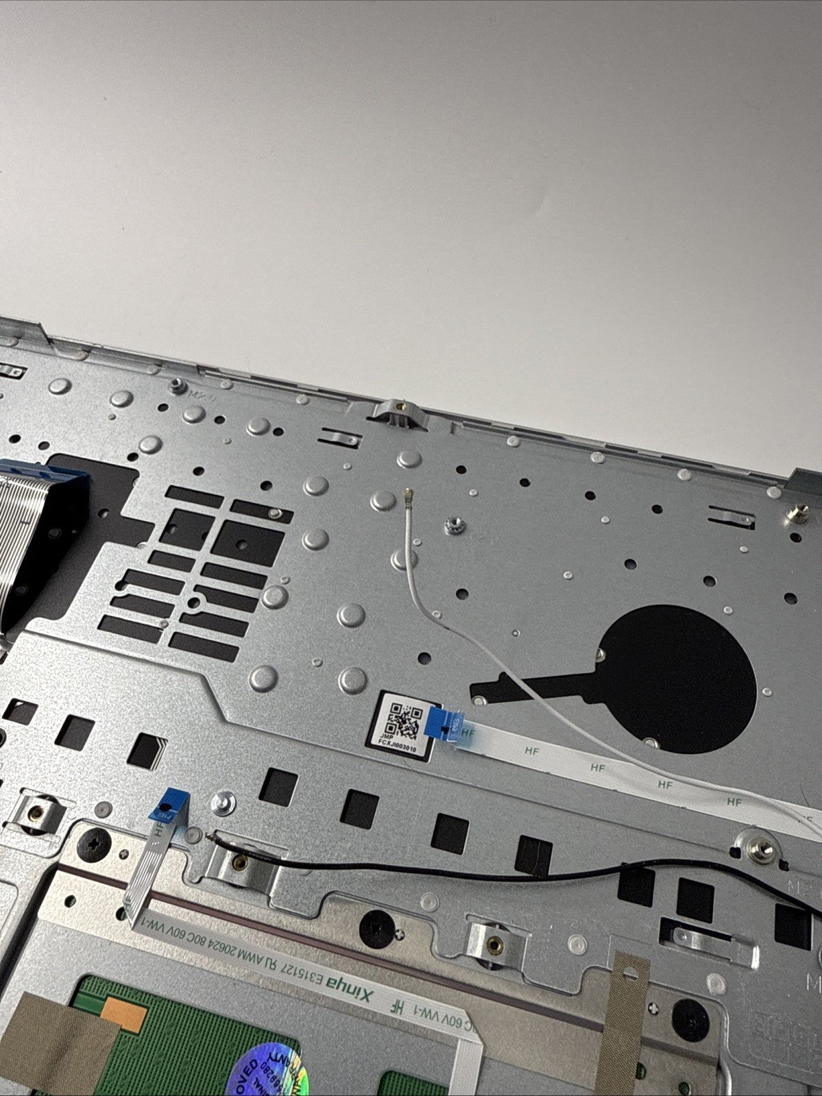 Asus Vivobook 16 X X1603Z Palmrest Assembly UK Keyboard Touchpad (small Crack)