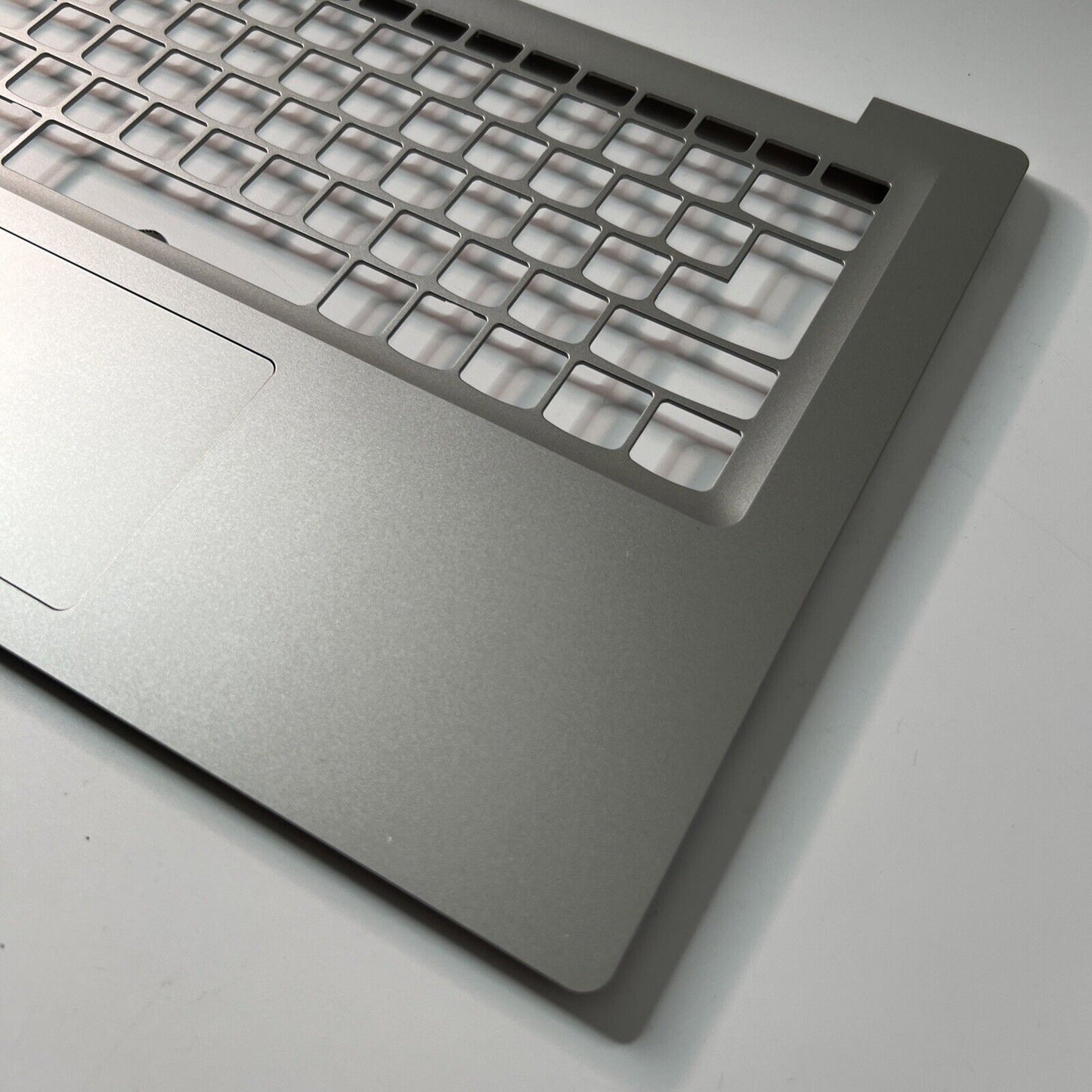 LENOVO IDEAPAD 120s 120s-14iap PALMREST TOUCHPAD SPEAKER SILVER 5cb0f20683