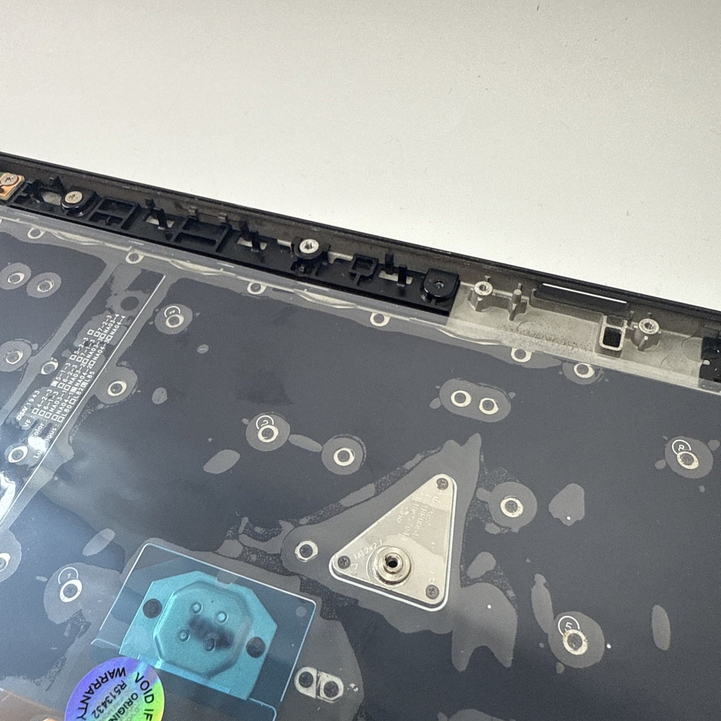 Genuine Lenovo T490s Palmrest Assembly UK Keyboard Black AM1BR000500