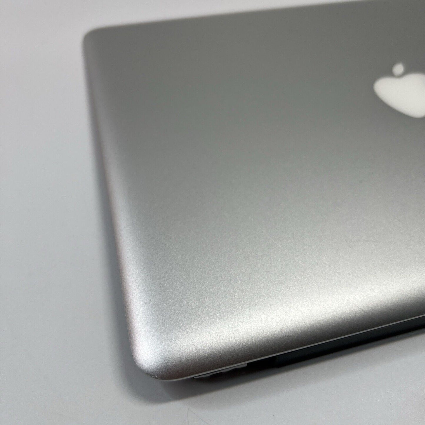 APPLE MACBOOK PRO 13 A1278 2011 SCREEN ASSEMBLY TOP LID SILVER (BROKEN CABLE)