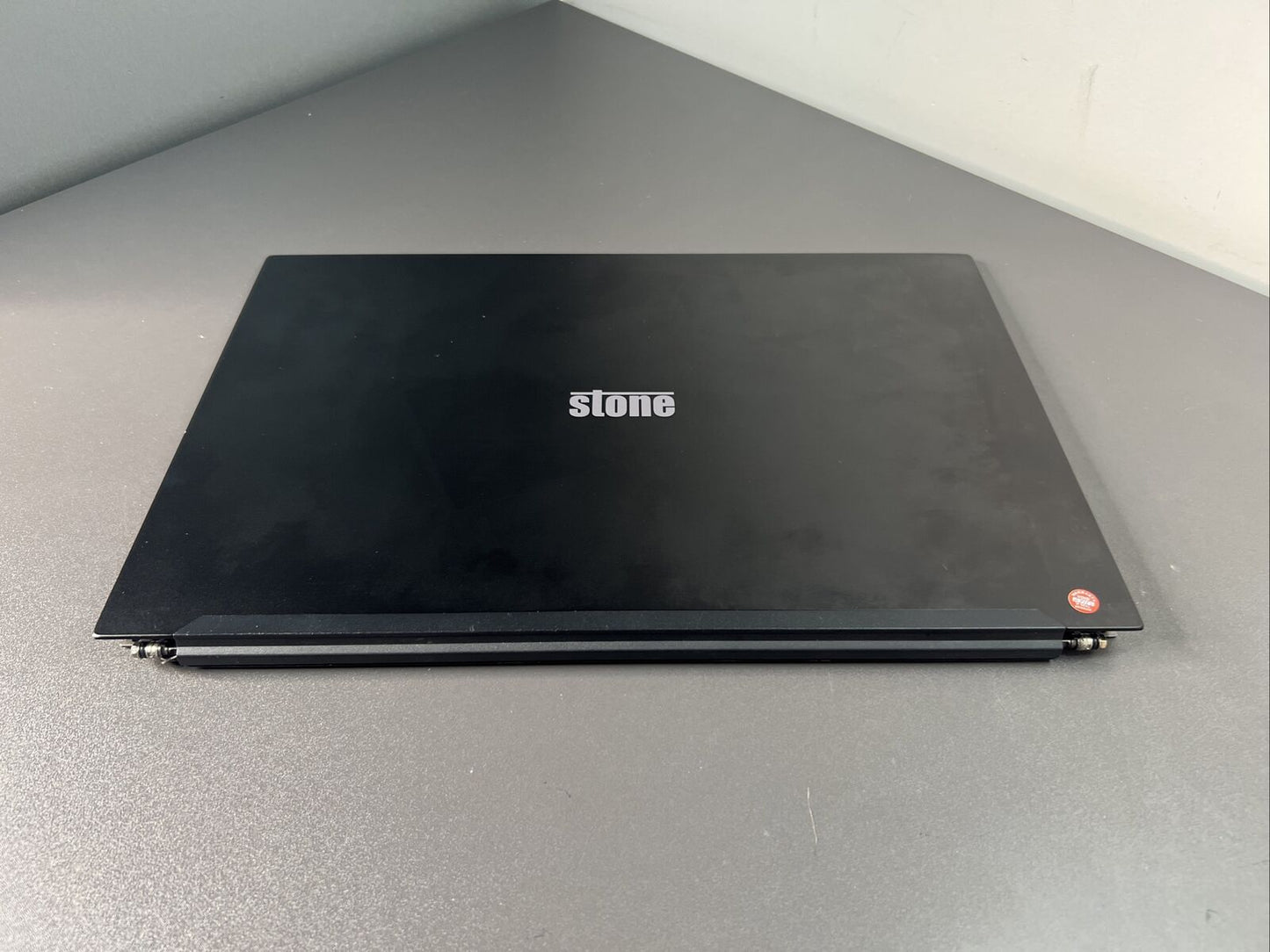 STONE STONEBOOK PRO P1032 LAPTOP SCREEN LID COVER HINGES BEZEL ASSEMBLY BLACK