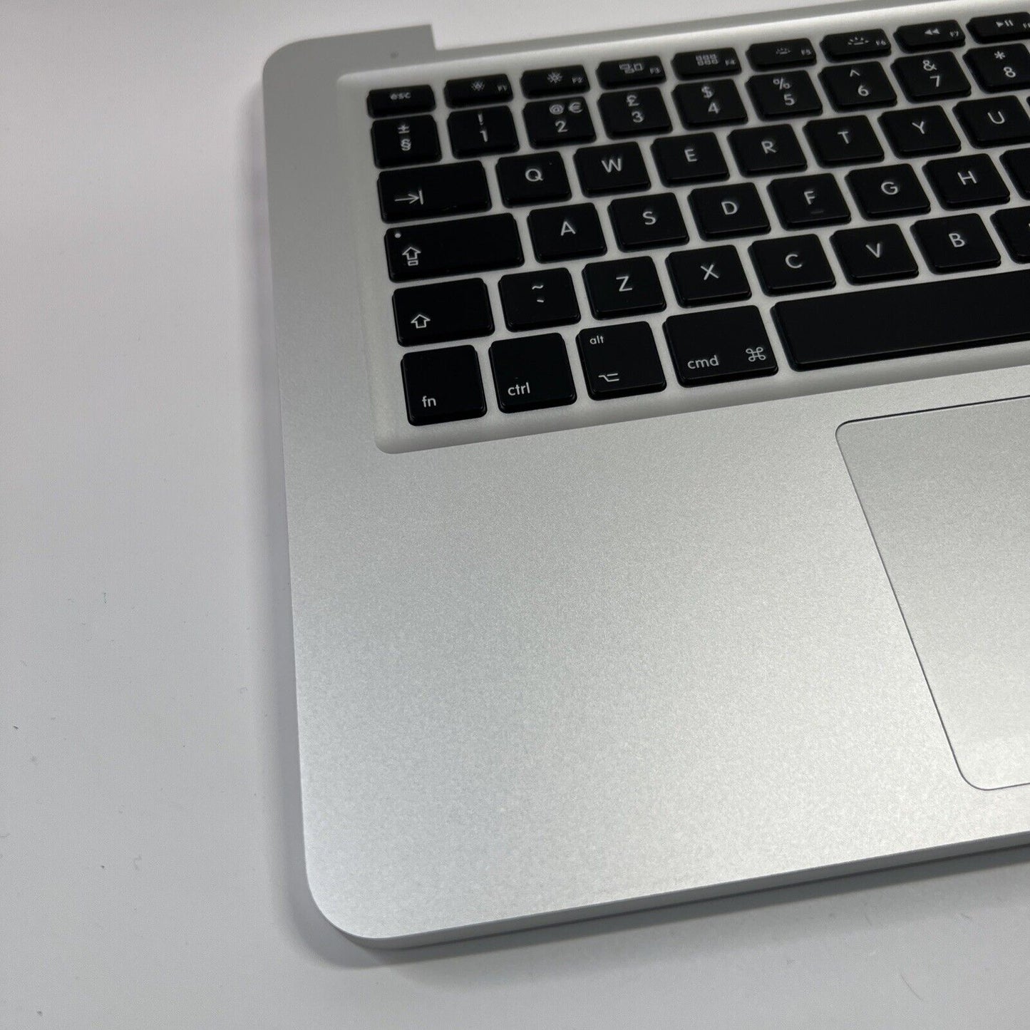 APPLE MACBOOK PRO A1278 13” MID 2012 Palmrest (Dent) UK Keyboard Touchpad Cables