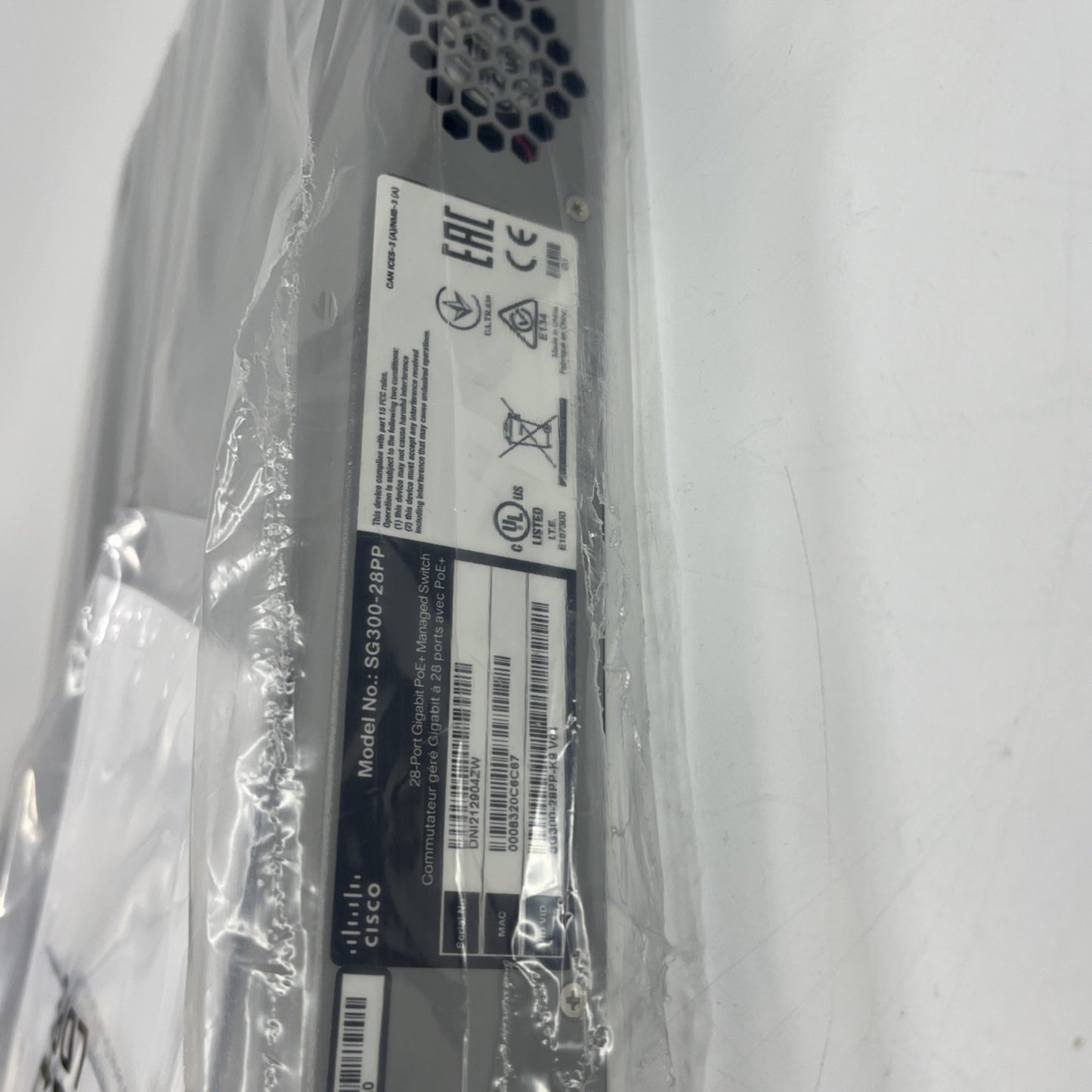 New Cisco SG300-28PP 28-Port Gigabit PoE+ Managed Switch SG300-28PP