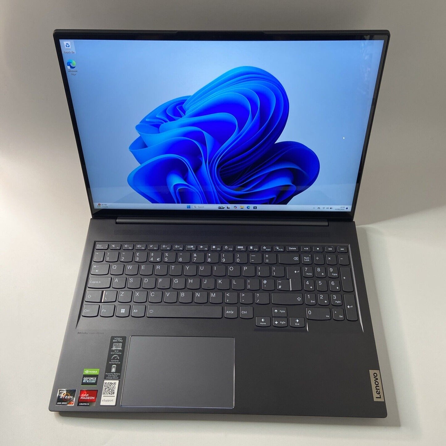 Lenovo Yoga Slim 7 Pro 16ARH7 AMD Ryzen 7 6800HS 16GB RAM 256GB SSD RTX 3050