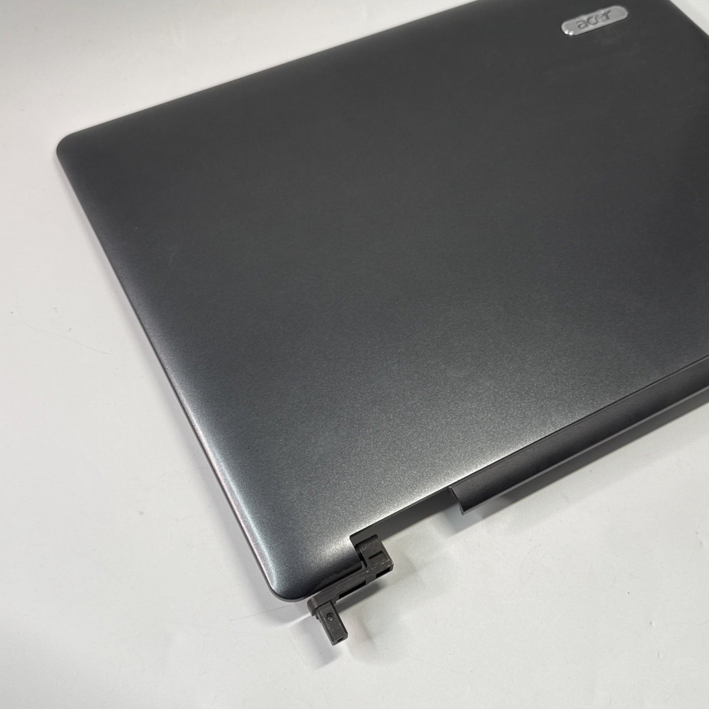 Acer Aspire Extensa LCD Top Lid Cover 60.4T304.002 / 60.4T304.002 - Black