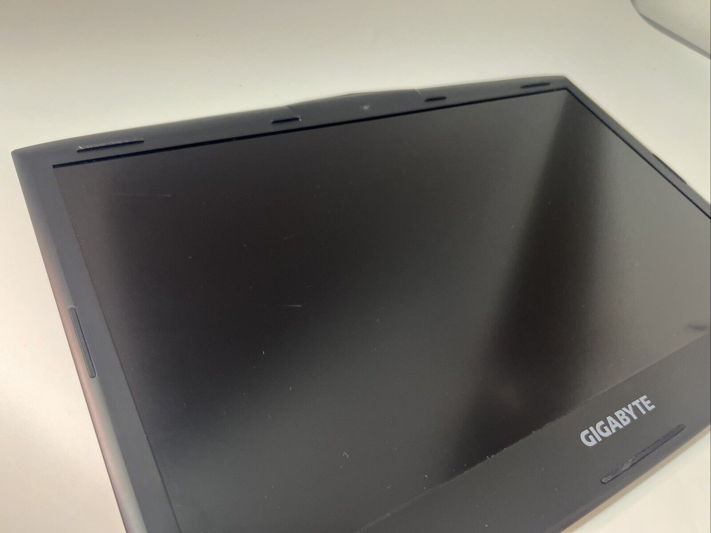 Gigabyte P57 P57W 27362-P57W0-G24S Complete LCD Top LId Back Cover Assembly