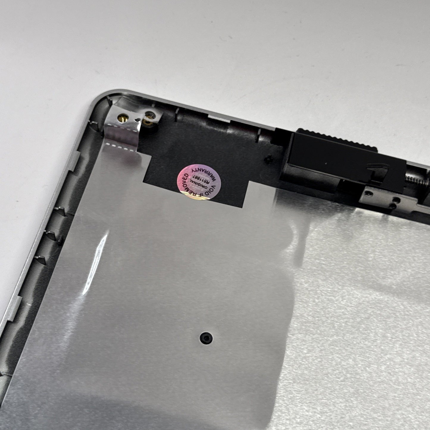 Genuine *NEW* Acer Top Lid Cover 60.AEFV1.005 Black 60.4G909.008